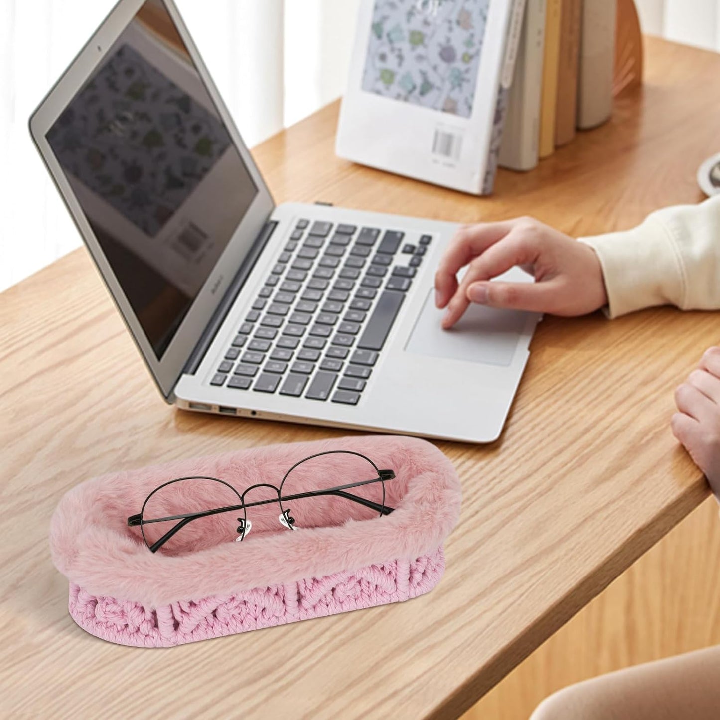 Glasses Holder,Anti-scratch Plush Lined Eyeglass Holder Stand for Nightstand Desk Storage Organizer
