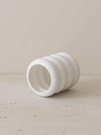 WENSHUO Chubby Pen Holder, Makeup Brush Organizer, Modern and Minimalistic, Ceramic Desk Accessories (Matte Crème)