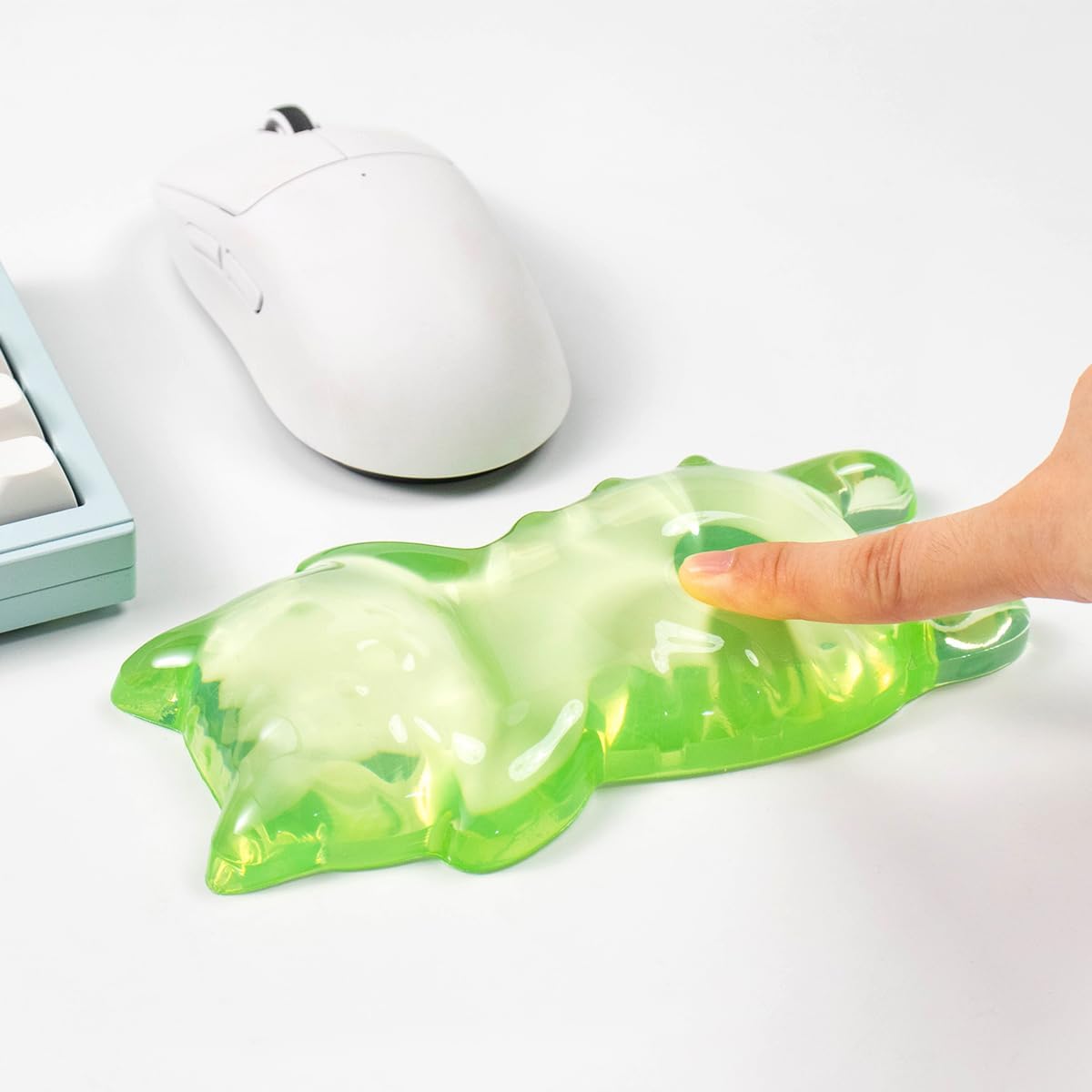 Ergonomic Gel Mouse Wrist Rest – Clear Cute Cat Mouse Wrist Rest, Comfort & Support for Typing and Gaming (Pink)