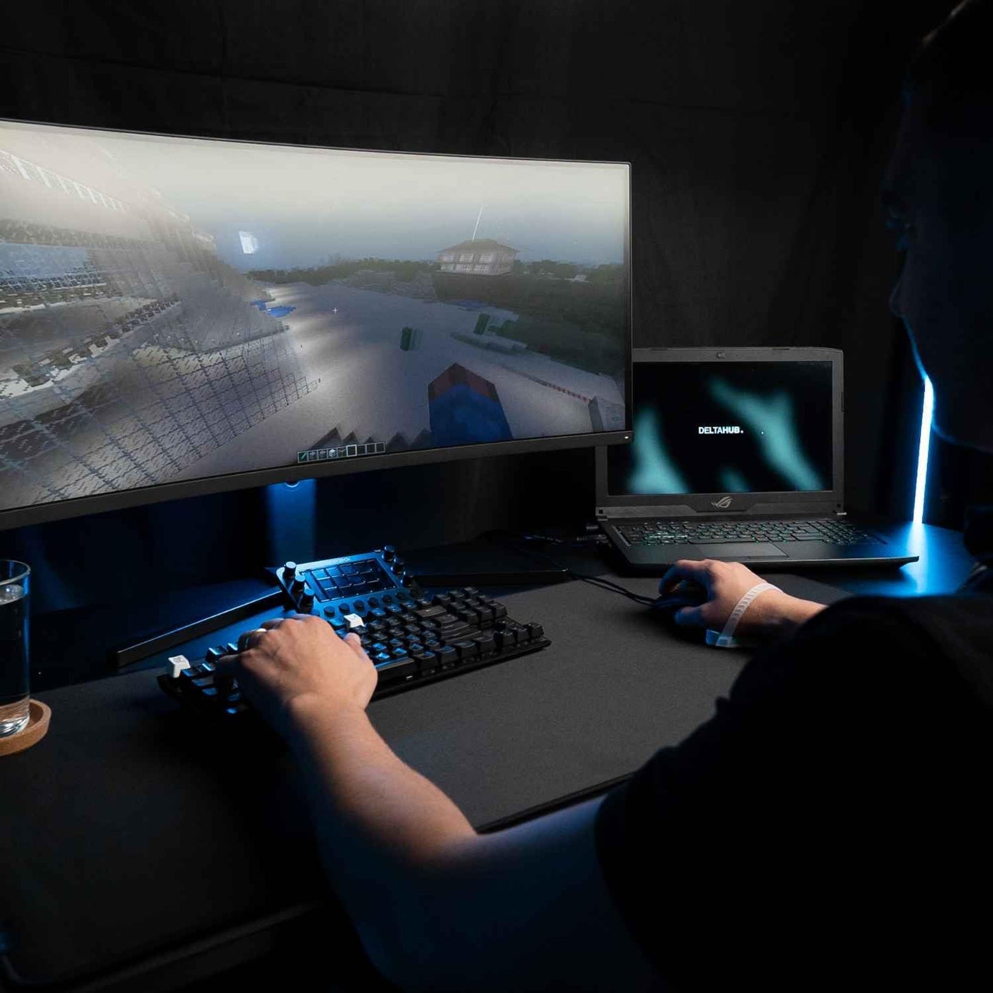 DELTAHUB Carpio G2.0 - Advanced Ergonomic Right-Handed Gaming Wrist Rest for Mouse - Superior Support for Serious Gamers - Anti-Fatigue, Smooth Glide (Large, Right, Pink)