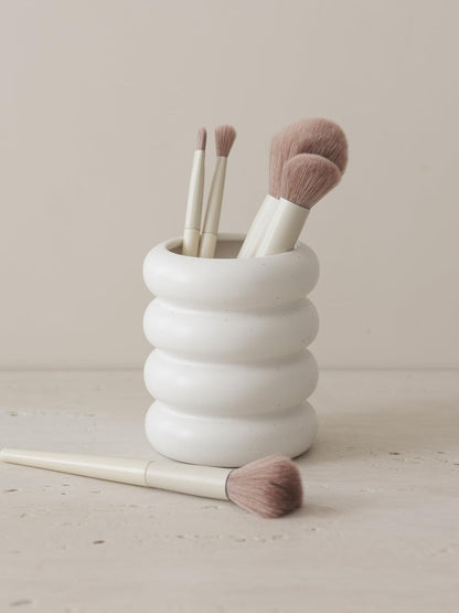 WENSHUO Chubby Pen Holder, Makeup Brush Organizer, Modern and Minimalistic, Ceramic Desk Accessories (Matte Crème)