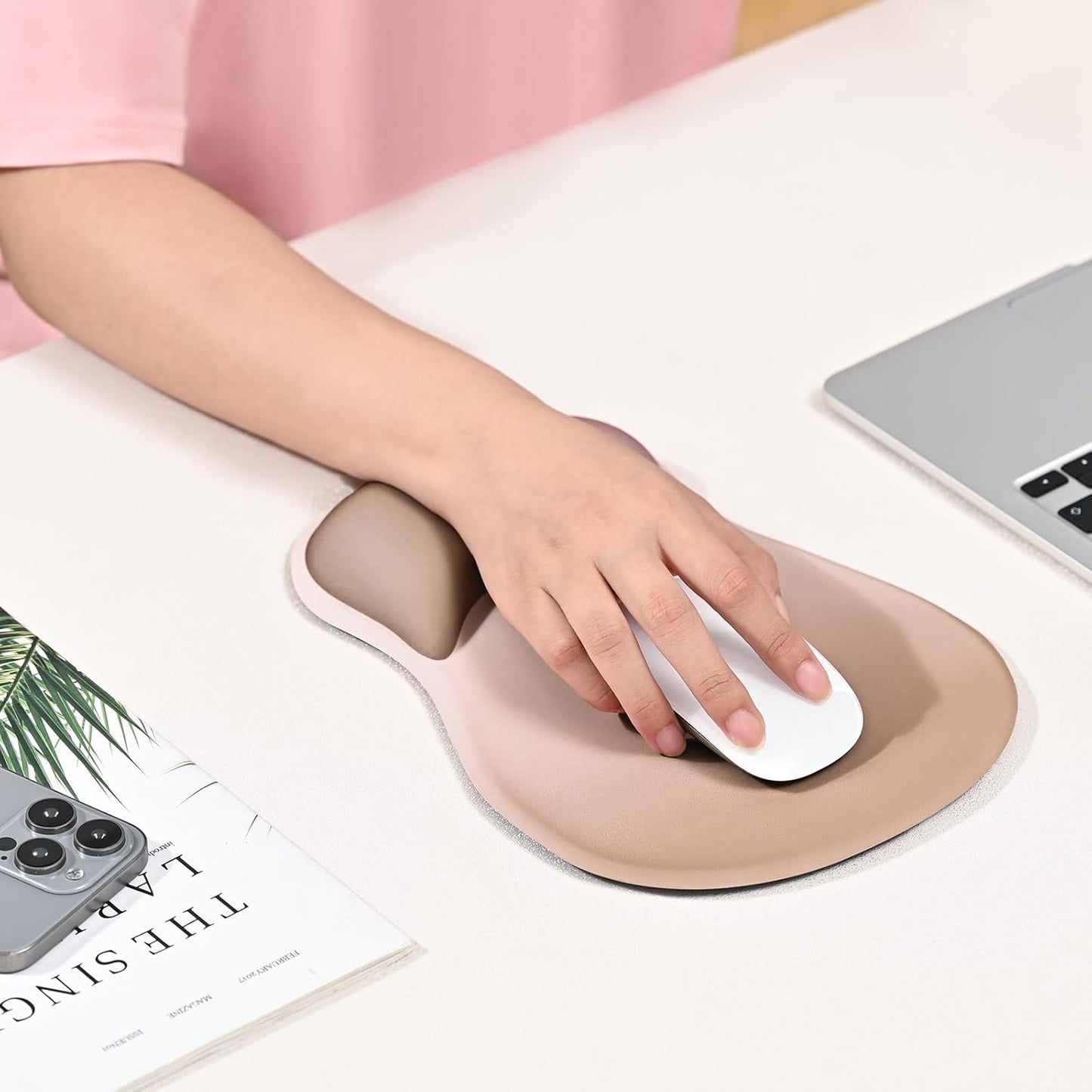 EooCoo Ergonomic Mouse Pad with Gel Wrist Rest Support, Middle Concave Design for Natural Wrist Alignment, Non-Slip Base Mousepad for Laptop, Computer, Office Desk Accessories, Carpal Tunnel Syndrome