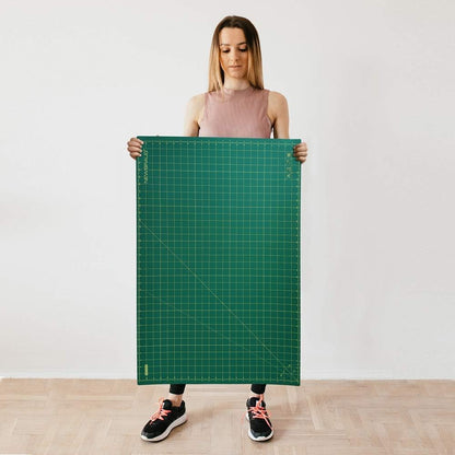 NEWBRAUG 18'' × 24'' Perfect Self Healing Cutting Mat, Non-Slip Gridded Rotary Cutting Board, Necessary for Quilting, Sewing, Craft, Fabric & Scrapbooking(Green/Black)…