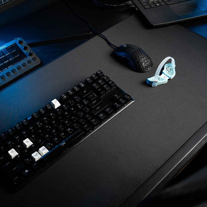 DELTAHUB Carpio G2.0 - Advanced Ergonomic Right-Handed Gaming Wrist Rest for Mouse - Superior Support for Serious Gamers - Anti-Fatigue, Smooth Glide (Large, Right, Pink)