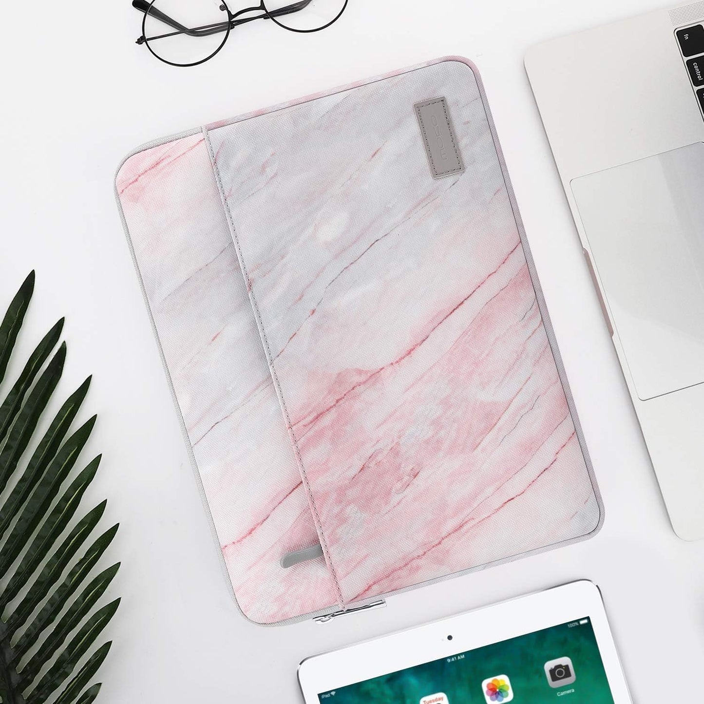 MoKo 9-11 Inch Tablet Sleeve Bag Carrying Case Fits iPad Pro 11 M5/Air M3, iPad A16 2025, i-Pad 10th 10.9, i-Pad 9/8/7th Gen 10.2, iPadAir 5/4th 10.9, Tab S8 11"/Tab A 10.1,Cloudy Pink