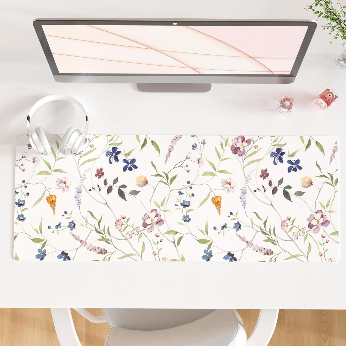 QIYI Large Mouse Pad, Cute Pink Desk Mat for Desktop, Women Girls PU Leather Desk Pad Waterproof Gaming Mousepad, Rose Gold Marble Computer Protector Writing Pad for School Office Home 31.5" x 15.7"