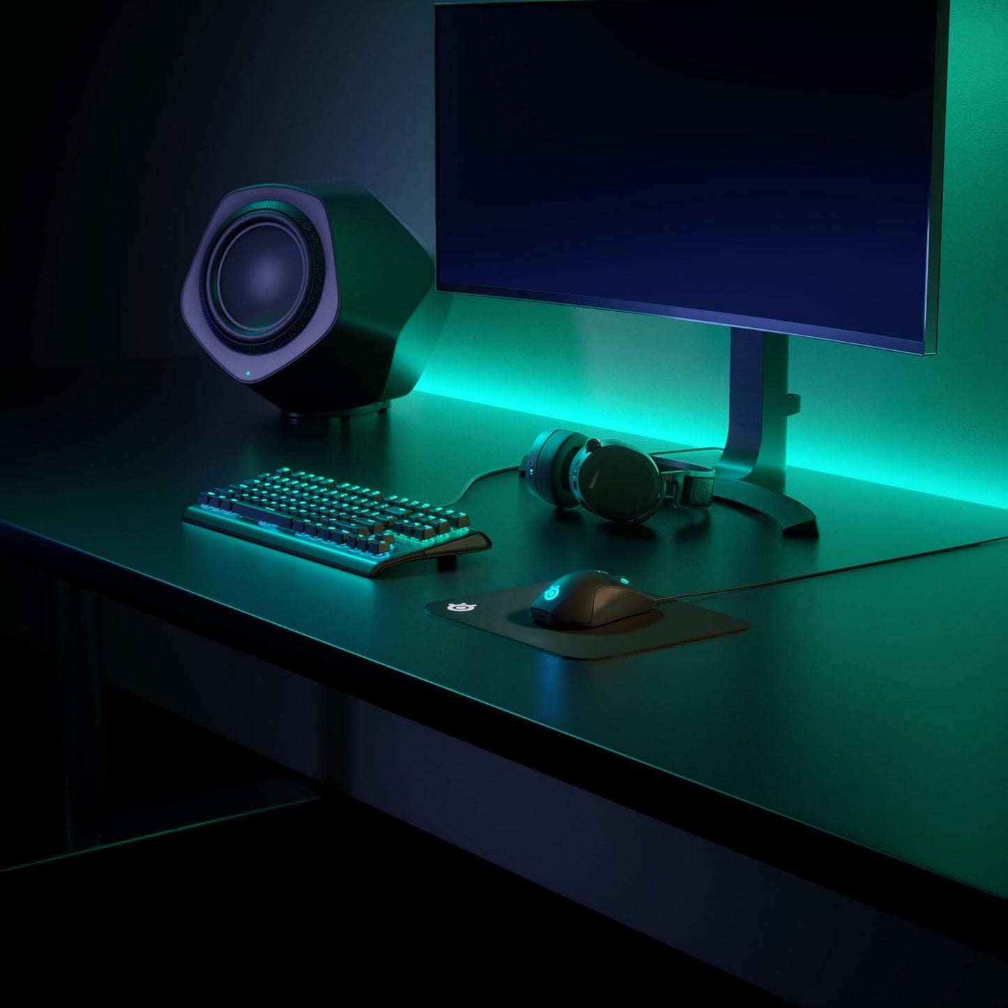 SteelSeries QcK Gaming Mouse Pad - XXL Cloth - Peak Tracking and Stability - Esports Mousepad - Never-Slip - Full Desk Coverage