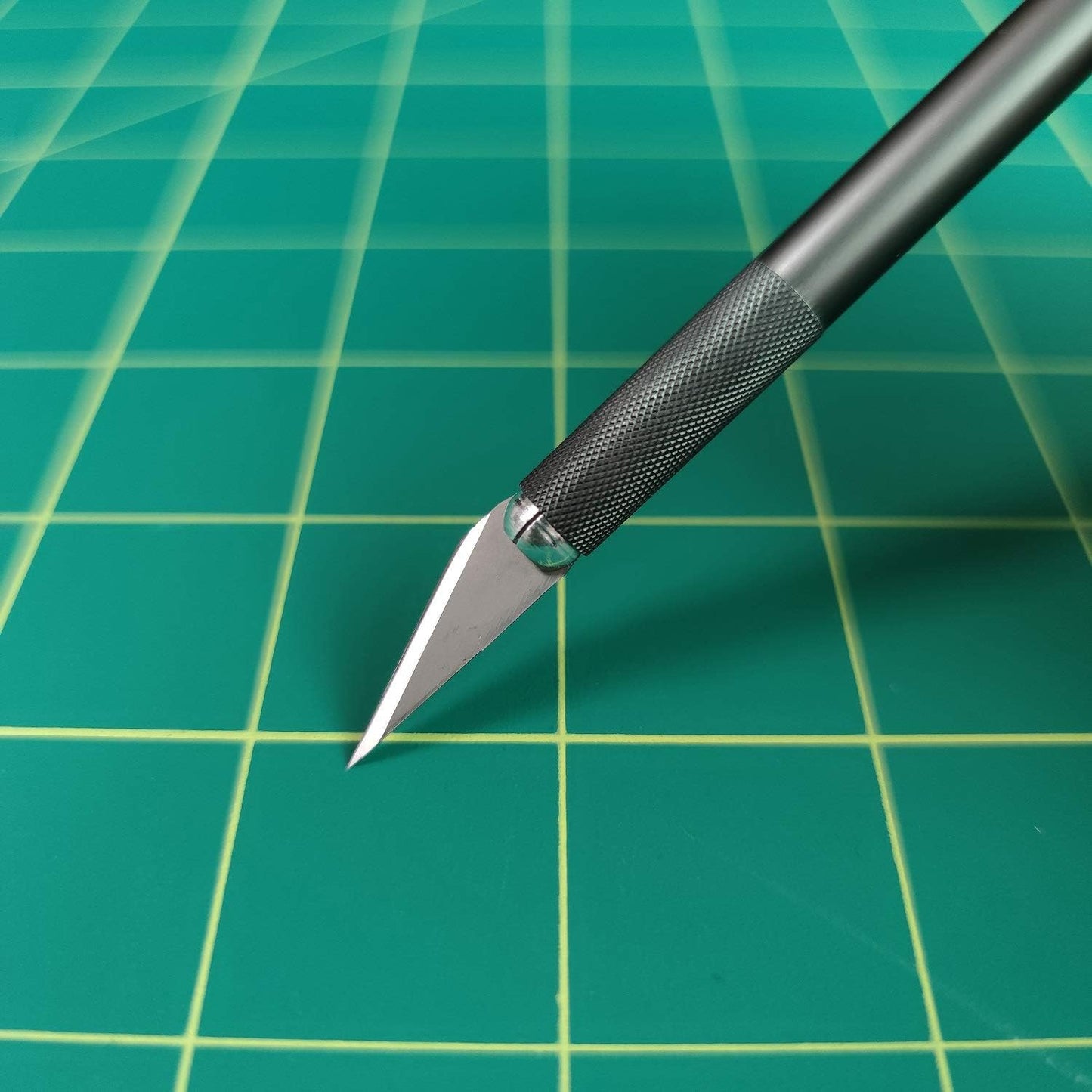 NEWBRAUG 18'' × 24'' Perfect Self Healing Cutting Mat, Non-Slip Gridded Rotary Cutting Board, Necessary for Quilting, Sewing, Craft, Fabric & Scrapbooking(Green/Black)…