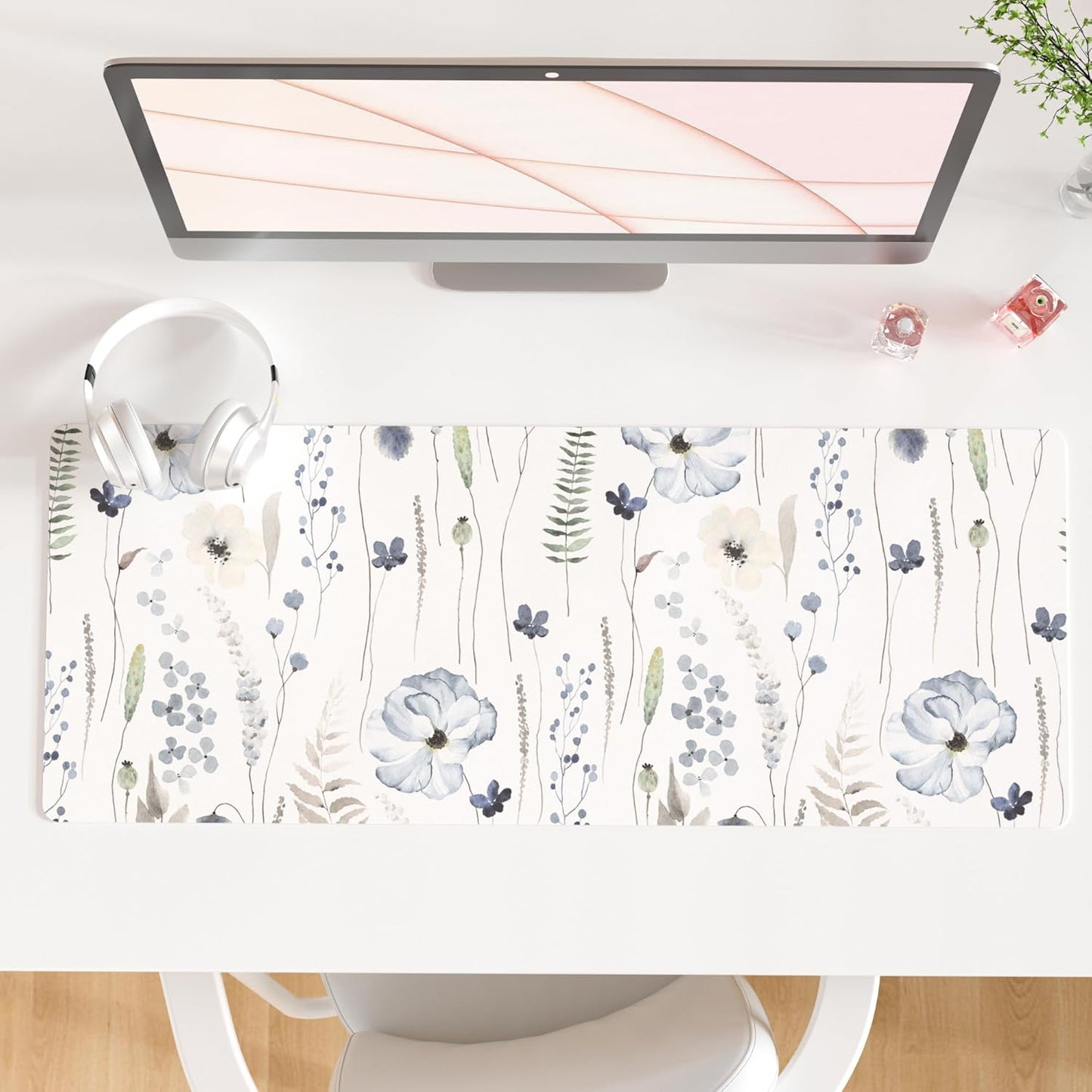 QIYI Large Mouse Pad, Cute Pink Desk Mat for Desktop, Women Girls PU Leather Desk Pad Waterproof Gaming Mousepad, Rose Gold Marble Computer Protector Writing Pad for School Office Home 31.5" x 15.7"