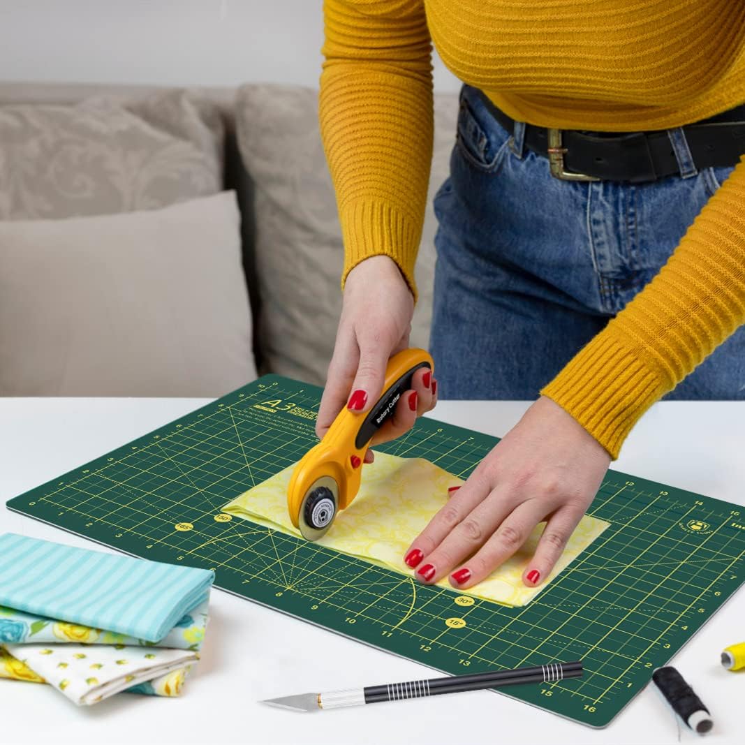 Headley Tools Rotary Cutter Set - 45mm Fabric Cutter, 5 Extra Rotary Blades, A3 Cutting Mat, Quilting Ruler and Sewing Clips, Craft Knife Set, Ideal for Crafting, Sewing, Patchworking, Purple