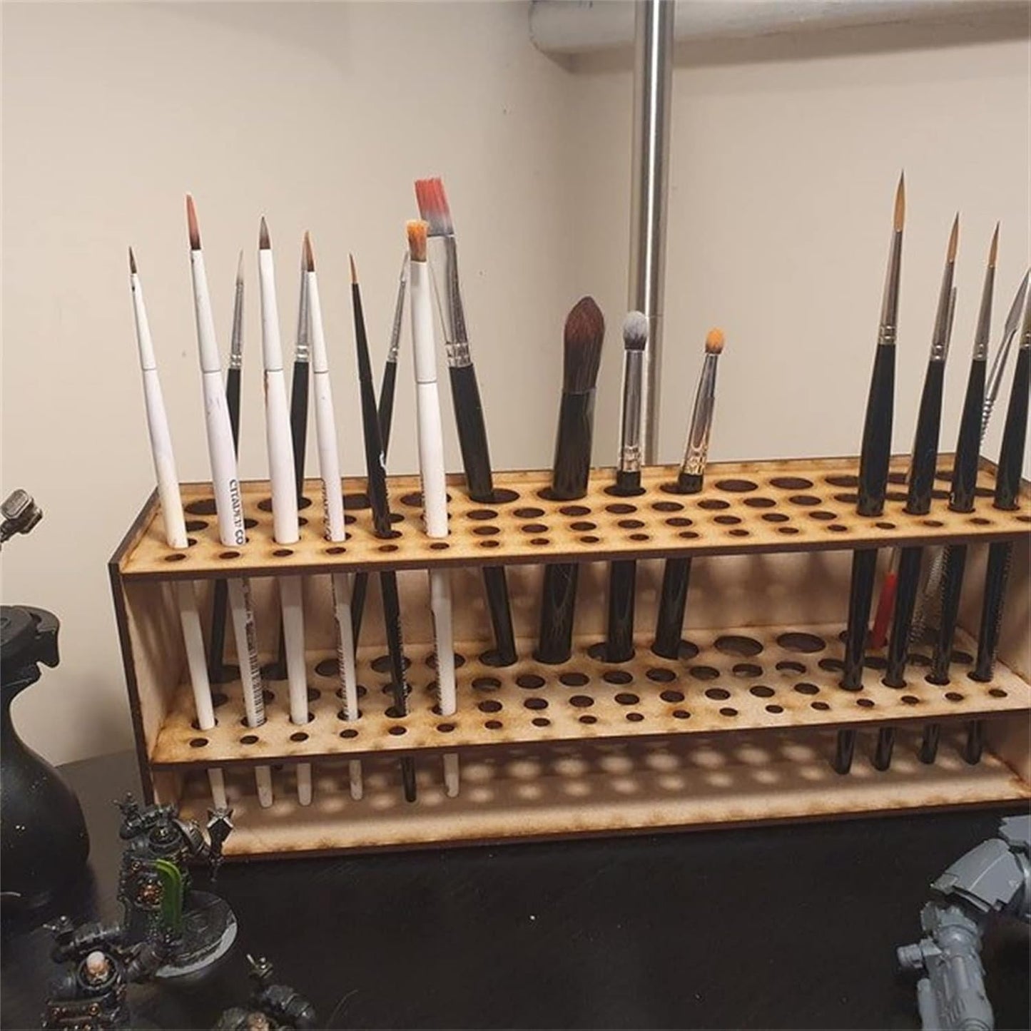 Brush Holder Paintbrush Holder 67 Holes Paint Brush Holders and Organizers Wall Mount Or Freestanding Desk Organizer Stand Holder For Pencils, Pens Stationary Supplies For Men Women