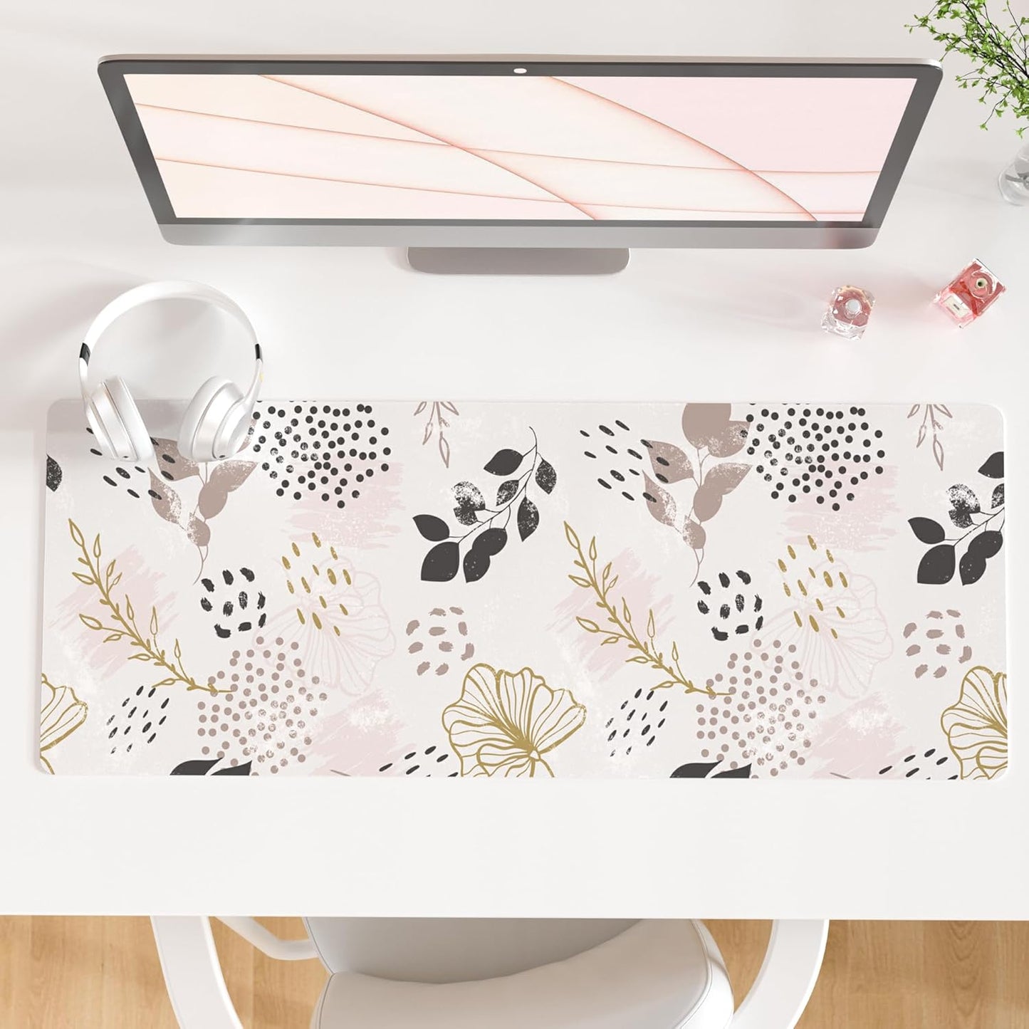 QIYI Large Mouse Pad, Cute Pink Desk Mat for Desktop, Women Girls PU Leather Desk Pad Waterproof Gaming Mousepad, Rose Gold Marble Computer Protector Writing Pad for School Office Home 31.5" x 15.7"