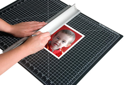 Dahle Vantage 10670 Premium Self-Healing Cutting Mat, 9"x12", 1/2" Grid, 5 Layers for Max Healing, Perfect for Crafts & Sewing, Black