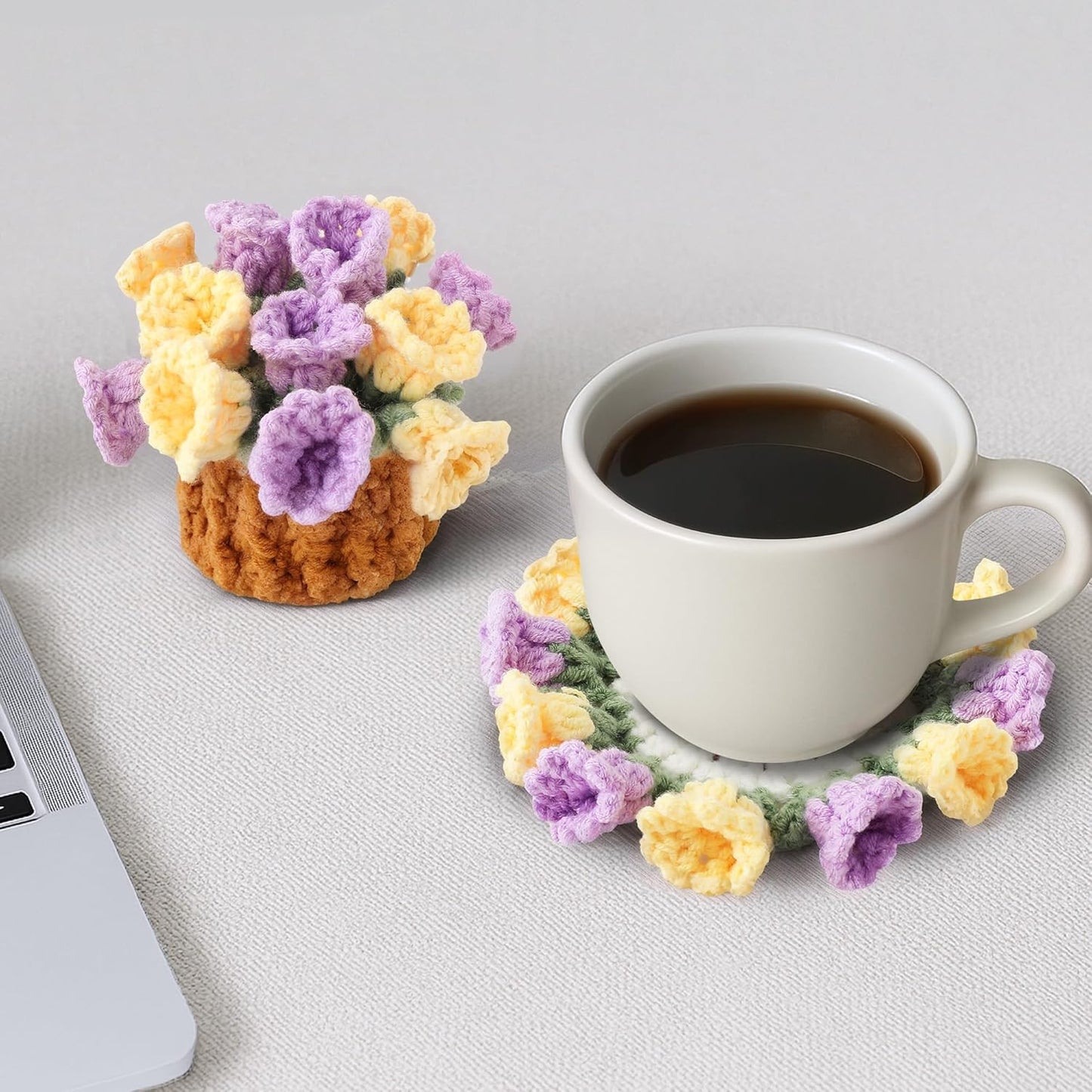 Flower Crochet Coasters, Handmade Bouquet Blanket Coaster with Crochet Plant Pot Fun Soft Decorative Drink Coasters for Coffee Tabletop Protection and Home Decor (Pink, 1Pc)