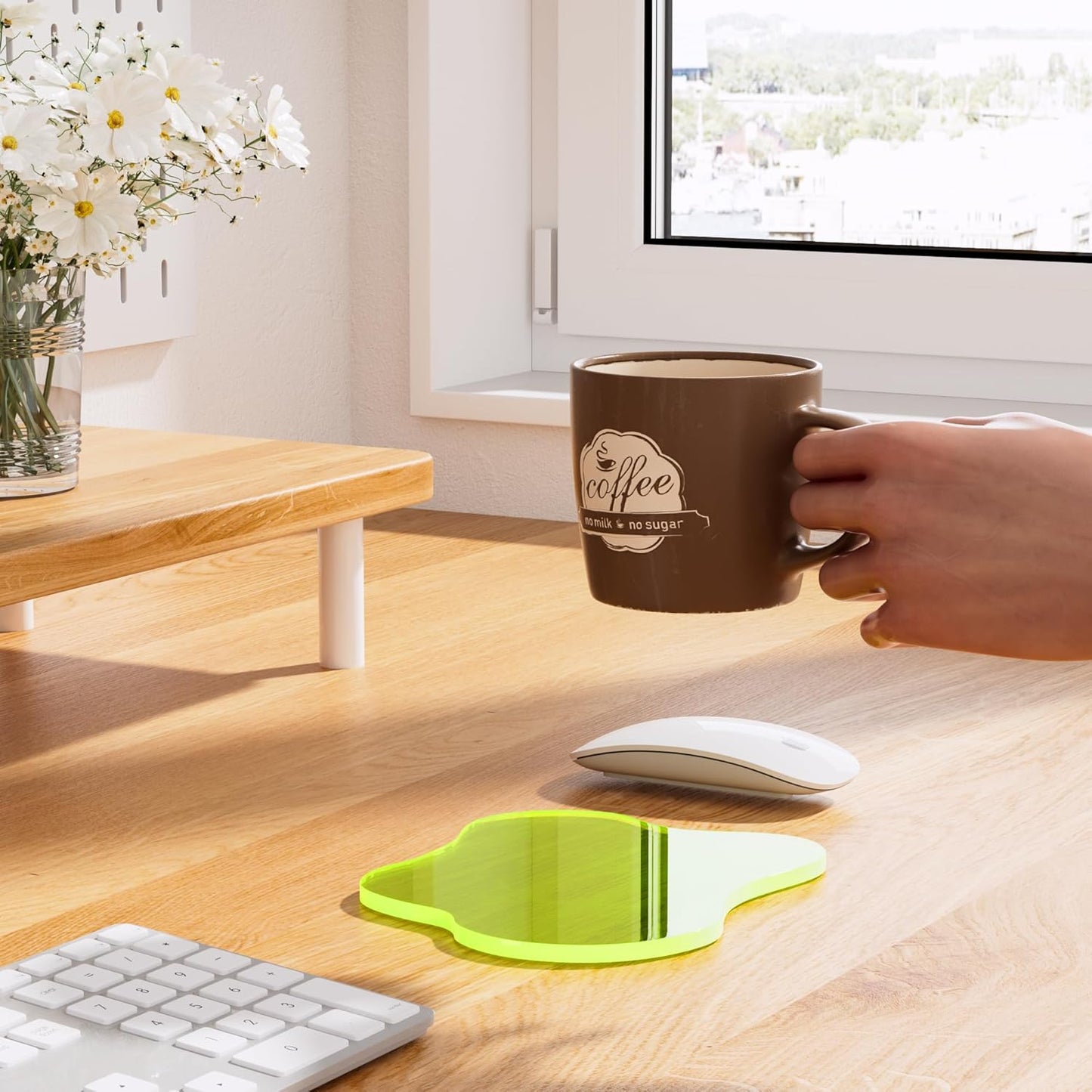 Acrylic Coaster Decorative Plates, Irregular Bar Drink Coaster, Clear Cloud Shape Coffee Cup Coaster, Perfect for Tabletop Protection and Accessories Display.(Gold)