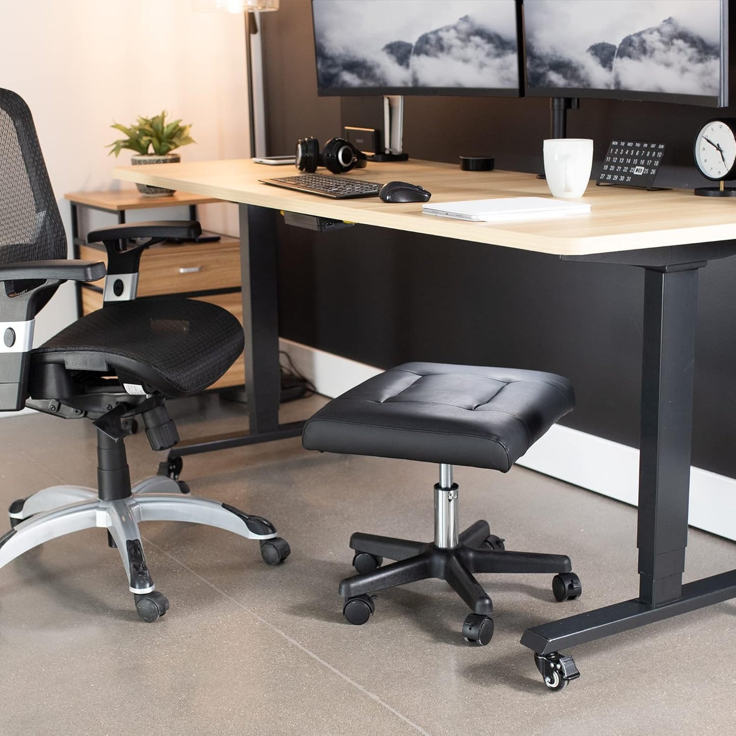 VIVO Mobile Under Desk Leg Rest Ottoman Adjustable Foot Stool for Home Office, Black, CHAIR-S04F