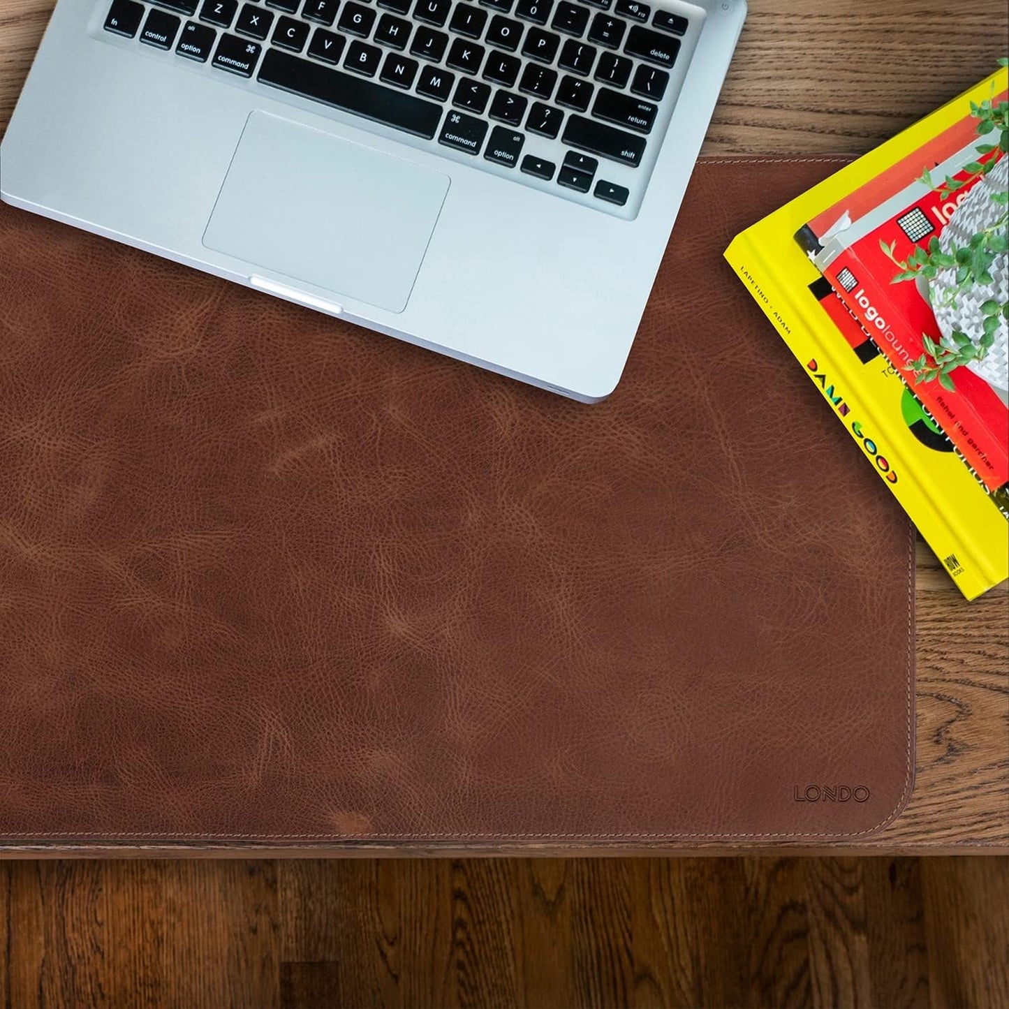 Londo Top Grain Leather Extended Mouse Pad – Large Desk Mat for Office & Gaming, Smooth Writing Surface, Non-Slip Base, Durable & Stylish Workspace Accessory