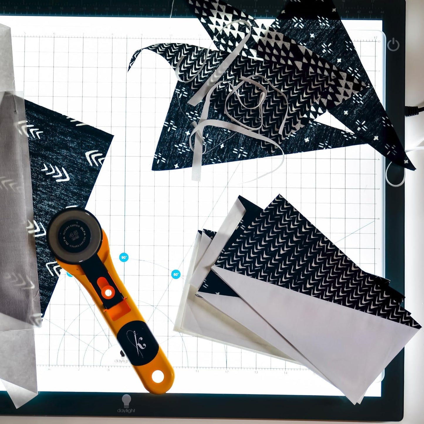 Ultra-Thin A4 LED Light Pad for Tracing & Drawing – Dimmable Brightness with Memory Function – Ideal for Artists, Designers & Crafters