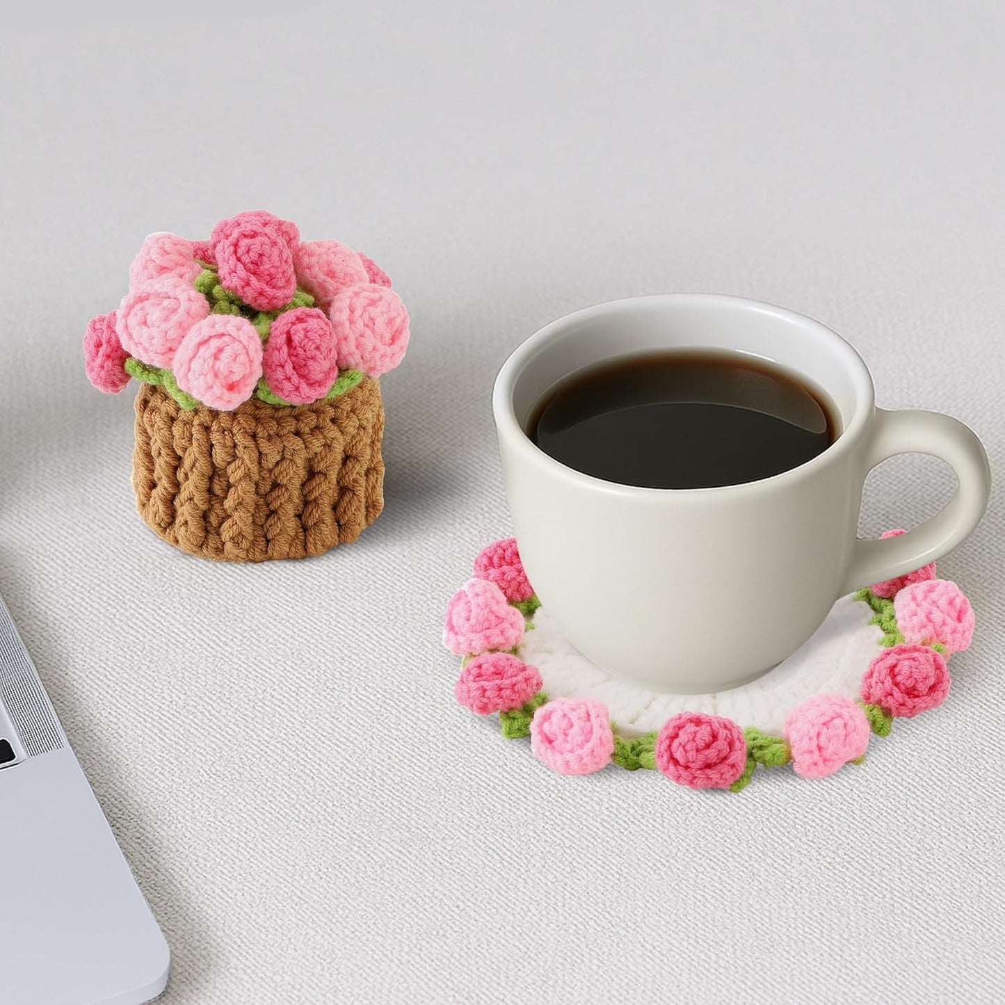 Flower Crochet Coasters, Handmade Bouquet Blanket Coaster with Crochet Plant Pot Fun Soft Decorative Drink Coasters for Coffee Tabletop Protection and Home Decor (Pink, 1Pc)