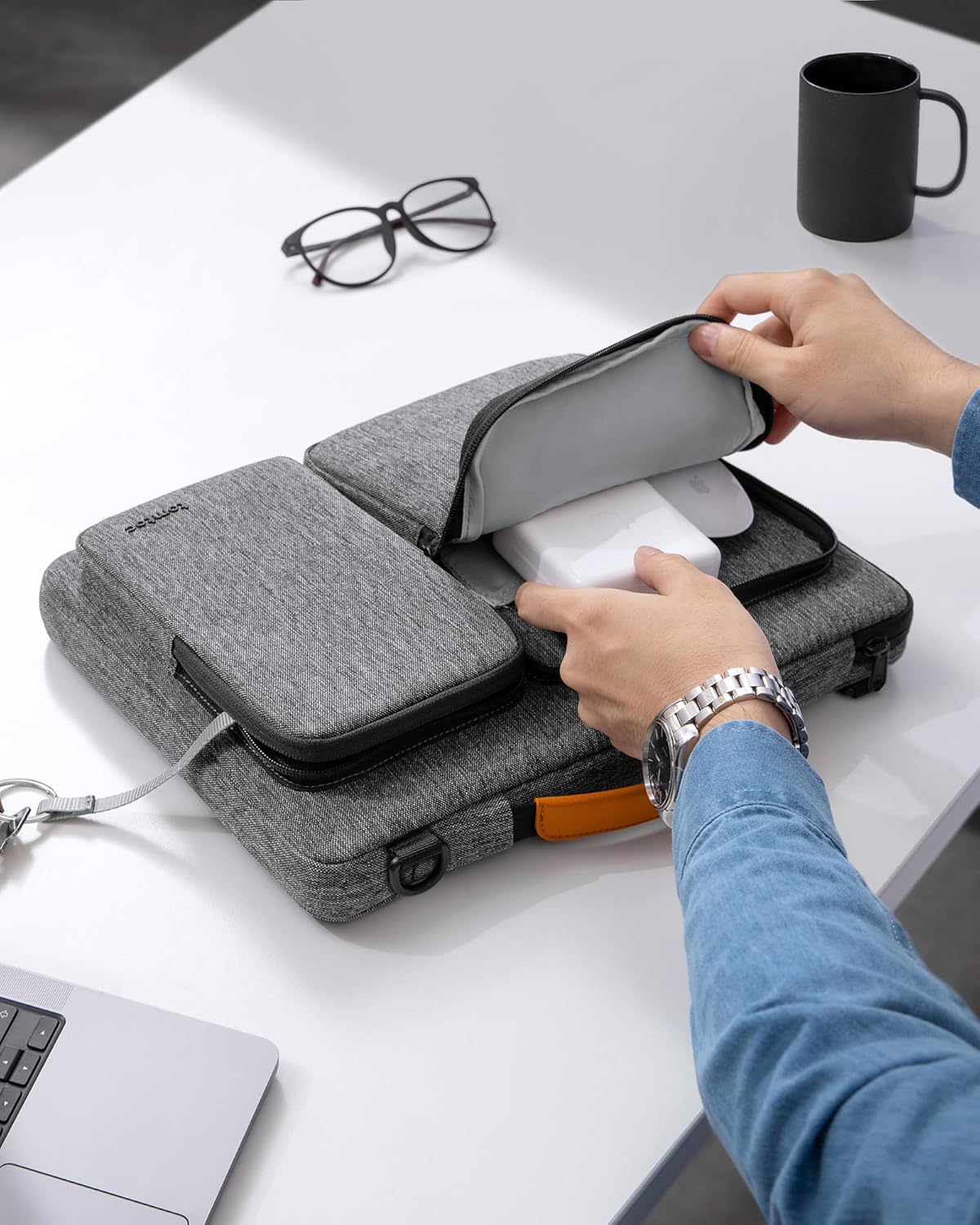tomtoc 360 Protective Laptop Shoulder Bag for 16-inch MacBook Pro M5/M4/M3/M2/M1 Pro/Max 2026-2019, Water-resistant Sleeve for Dell XPS 15 Surface Book 3 The New Razer Blade 16