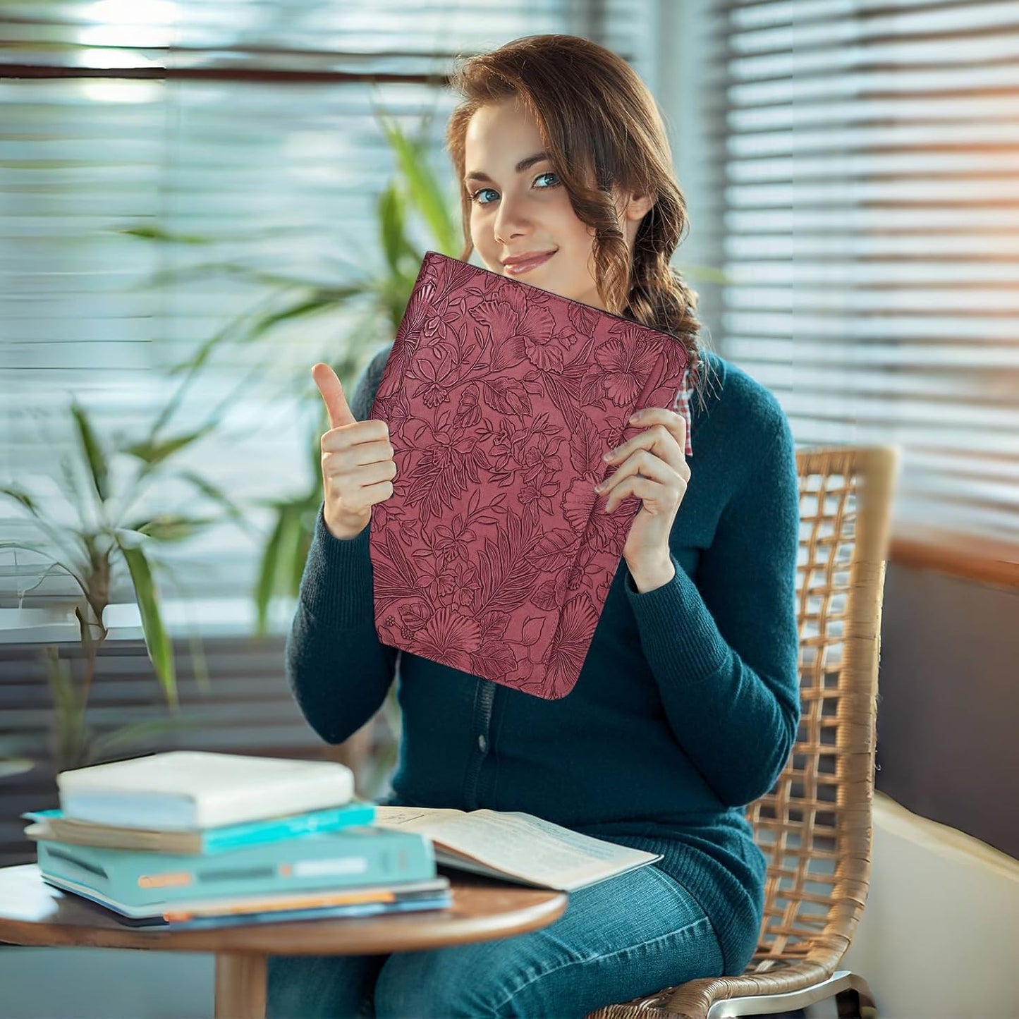 Leathario Portfolio Binder, Includes 10 Sheet Protectors and 3 Notepads, 3-Ring Folder Organizer, A4 Padfolio with Zipper, Vegan Leather Tablet Sleeve, Business Office Conference Clipboards
