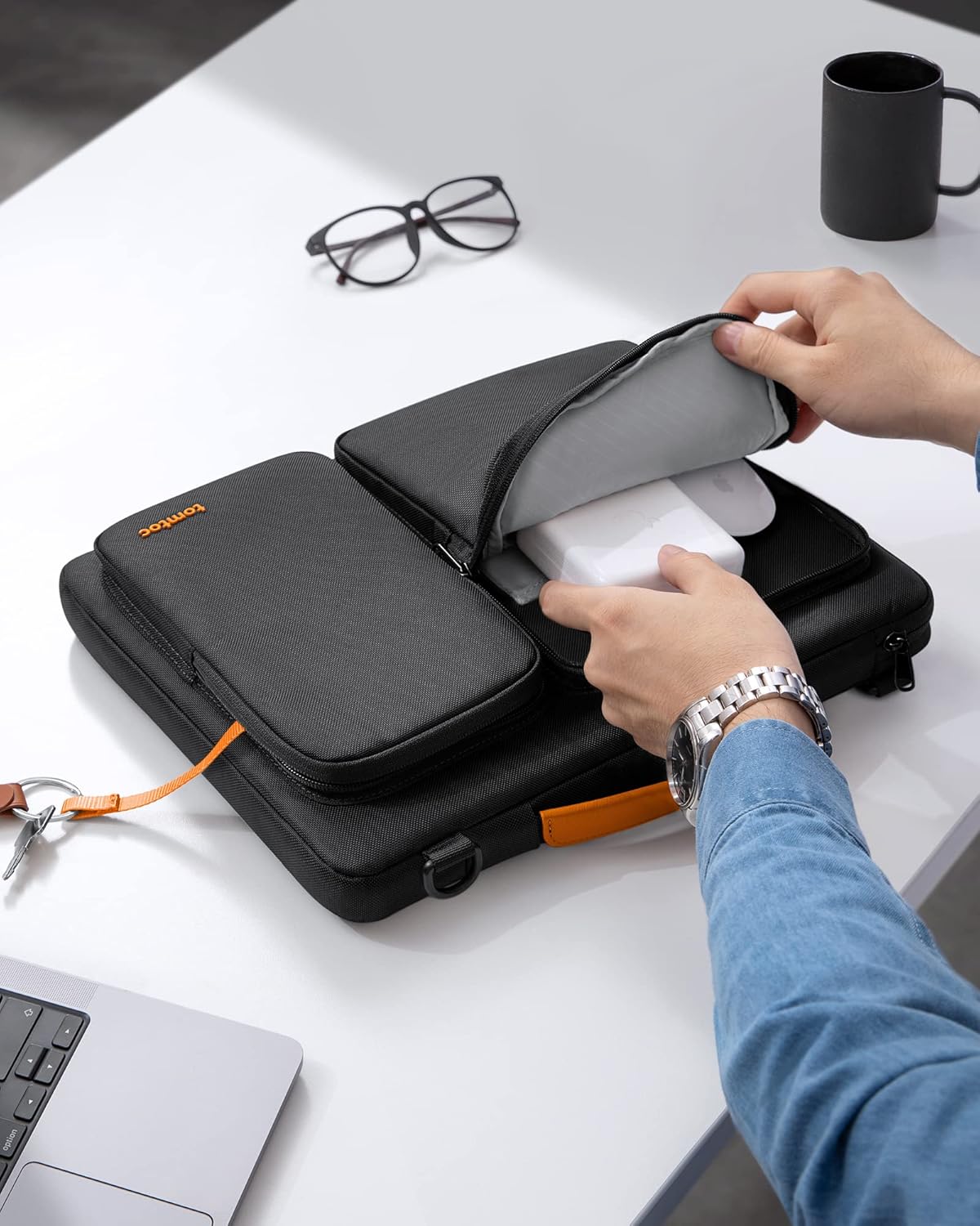 tomtoc 360 Protective Laptop Shoulder Bag for 16-inch MacBook Pro M5/M4/M3/M2/M1 Pro/Max 2026-2019, Water-resistant Sleeve for Dell XPS 15 Surface Book 3 The New Razer Blade 16