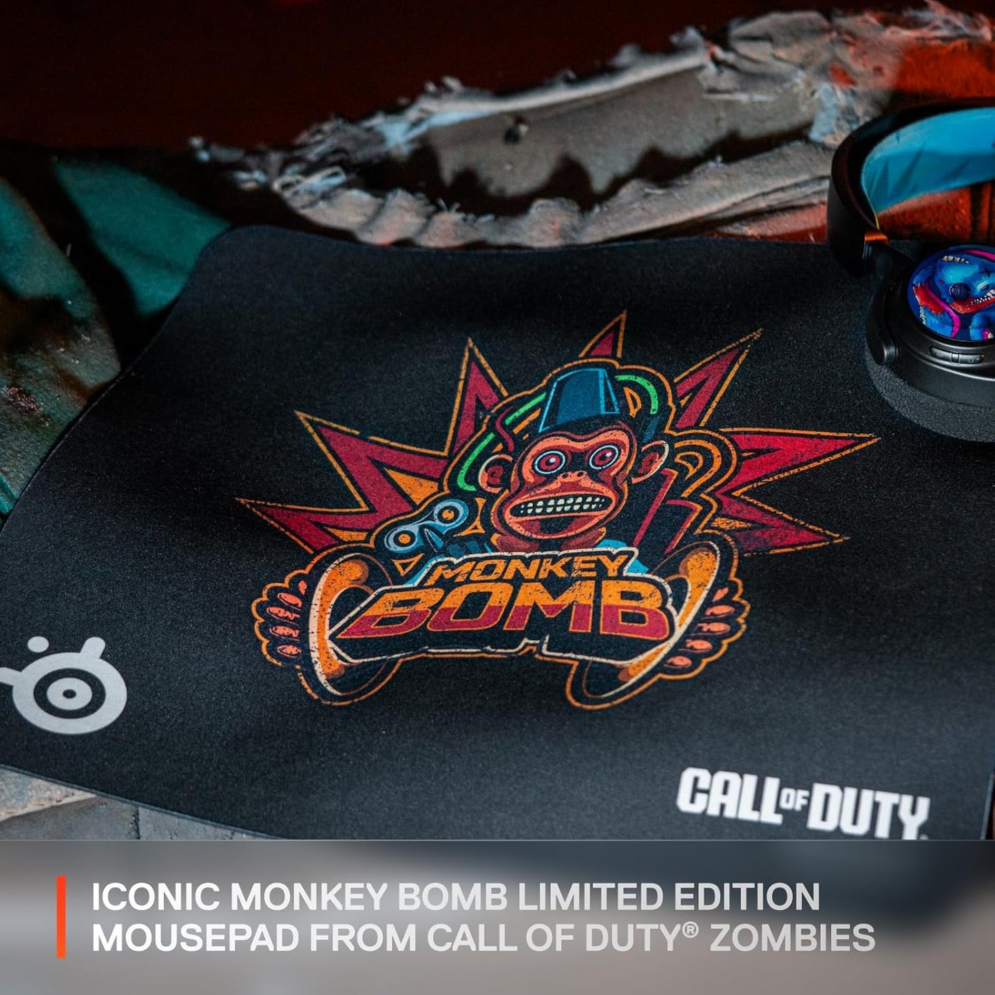 SteelSeries QcK Gaming Mouse Pad - XXL Cloth - Peak Tracking and Stability - Esports Mousepad - Never-Slip - Full Desk Coverage