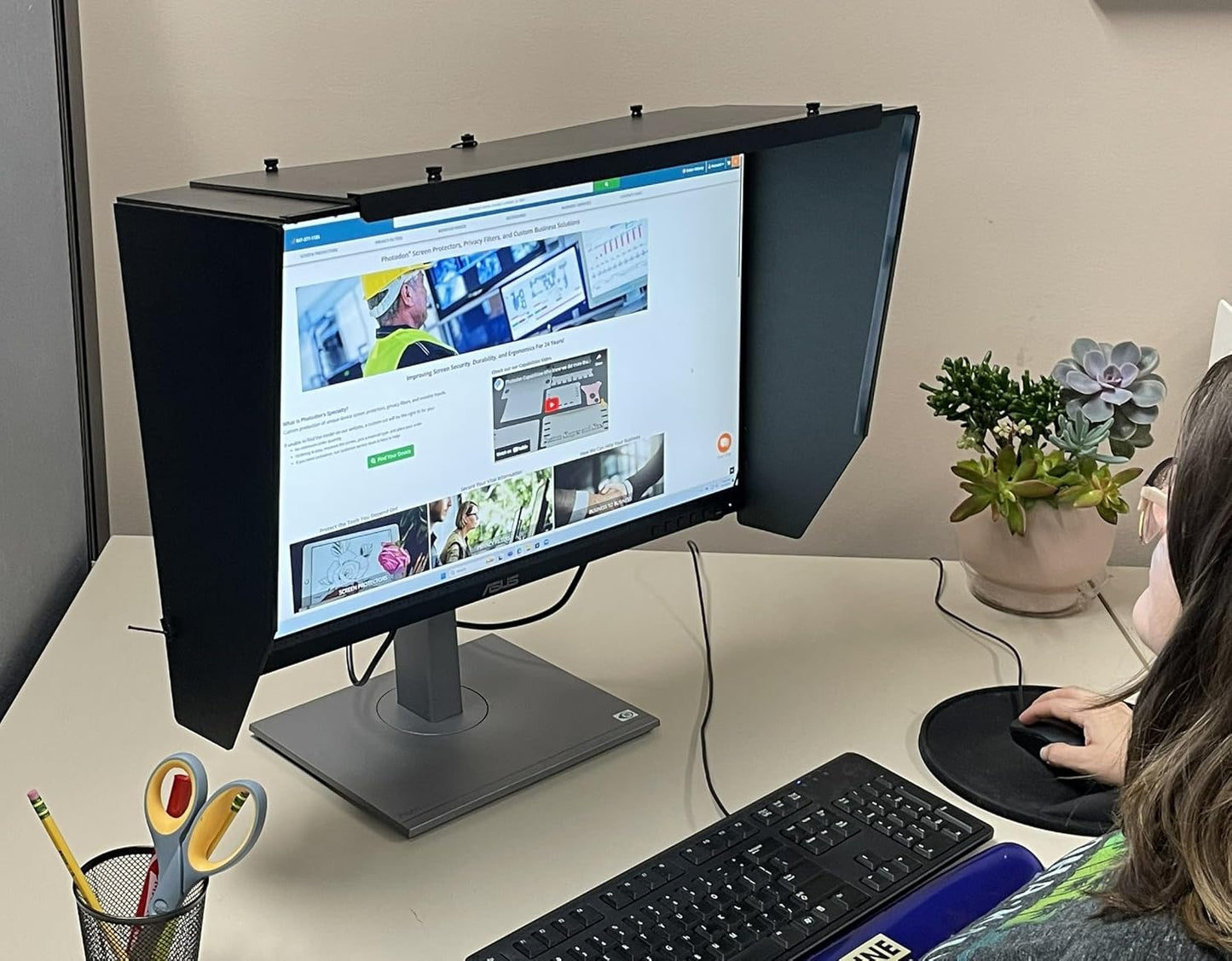 34-38.9" Wide Adjustable Monitor Hood - Enhances Privacy & Reduces Glare, Light Blocking Screen Shade for Office, Photo Editing & Gaming (Measured by Width, Not Diagonal)