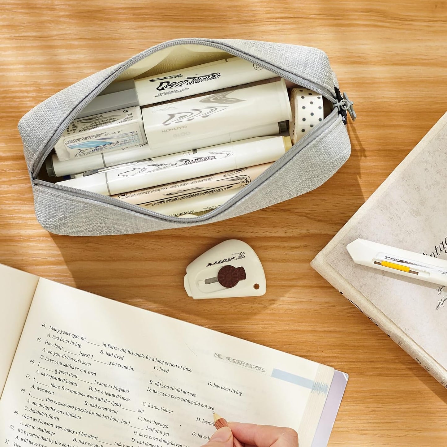 ANGOOBABY Small Pencil Case Student Pencil Pouch Coin Pouch Cosmetic Bag Office Stationery Organizer For Teen School-Beige