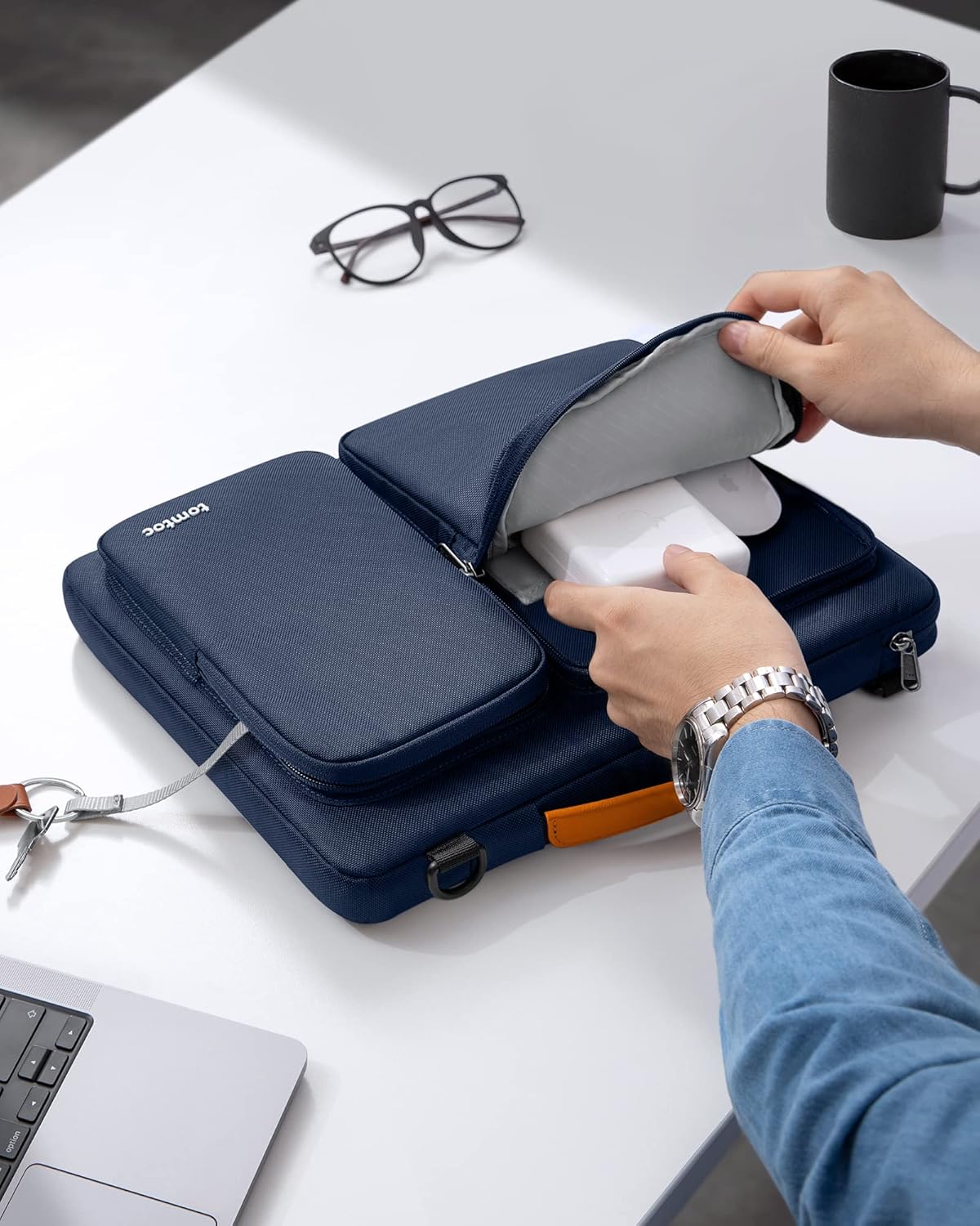 tomtoc 360 Protective Laptop Shoulder Bag for 16-inch MacBook Pro M5/M4/M3/M2/M1 Pro/Max 2026-2019, Water-resistant Sleeve for Dell XPS 15 Surface Book 3 The New Razer Blade 16