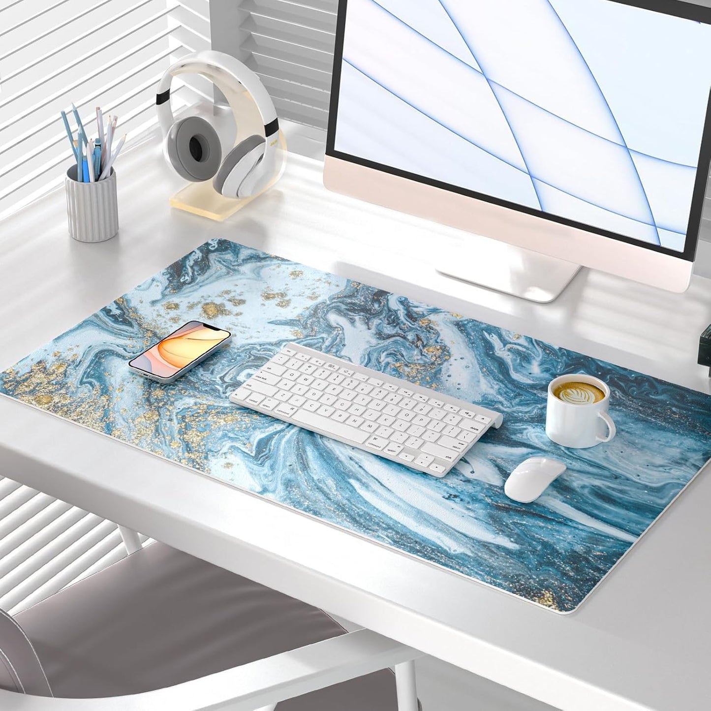 QIYI Large Mouse Pad, Cute Pink Desk Mat for Desktop, Women Girls PU Leather Desk Pad Waterproof Gaming Mousepad, Rose Gold Marble Computer Protector Writing Pad for School Office Home 31.5" x 15.7"