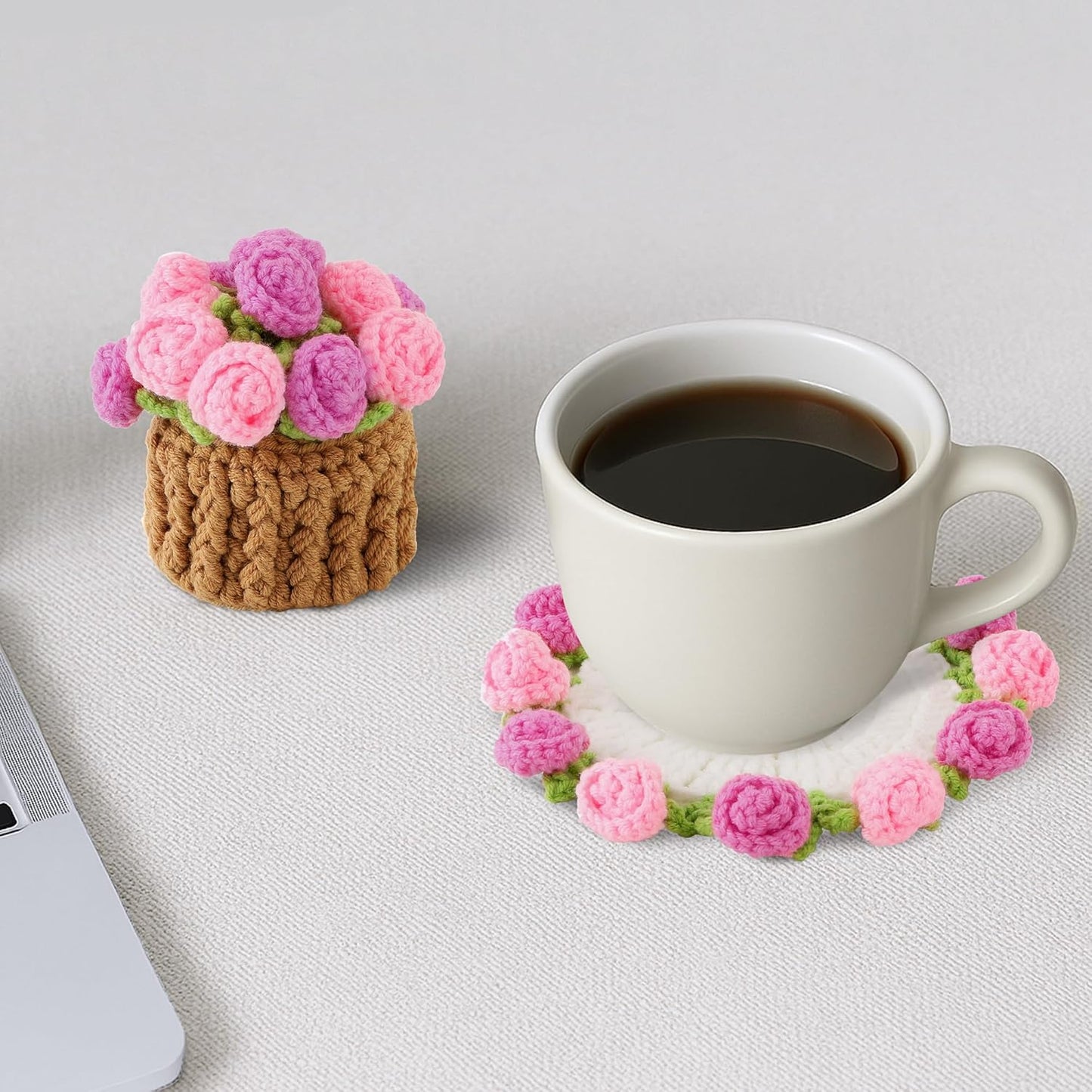 Flower Crochet Coasters, Handmade Bouquet Blanket Coaster with Crochet Plant Pot Fun Soft Decorative Drink Coasters for Coffee Tabletop Protection and Home Decor (Pink, 1Pc)
