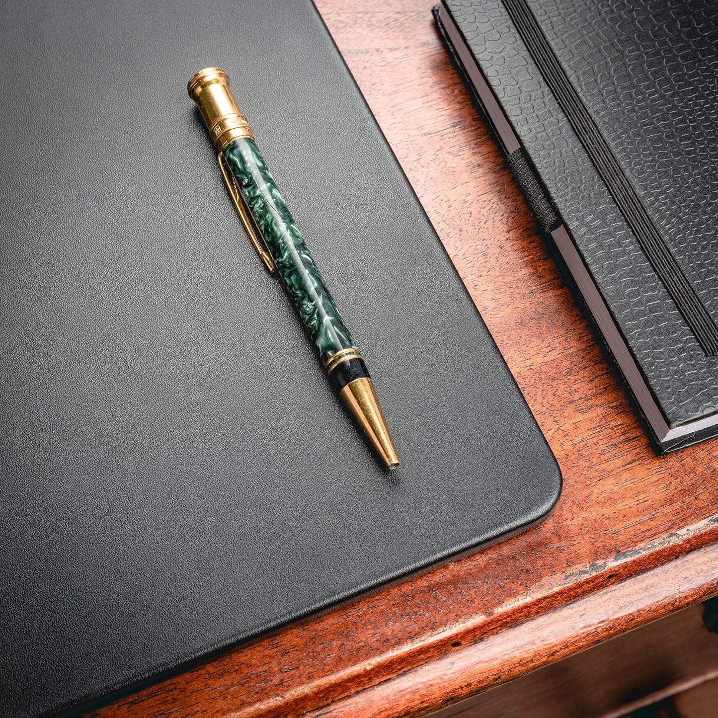 Dacasso Leather Desk Pad Without Side Rails